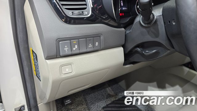 Kia Canival 2018 — photo 20