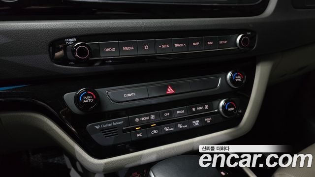 Kia Canival 2018 — photo 24