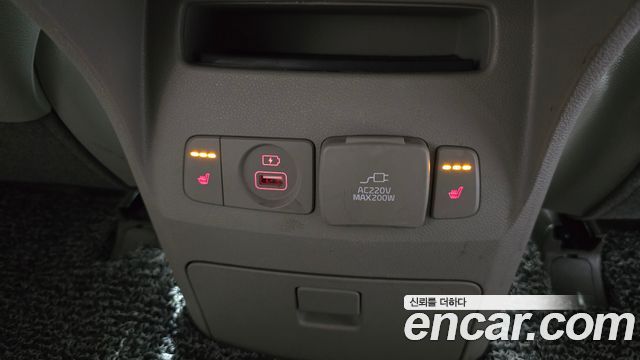 Kia Canival 2018 — photo 27