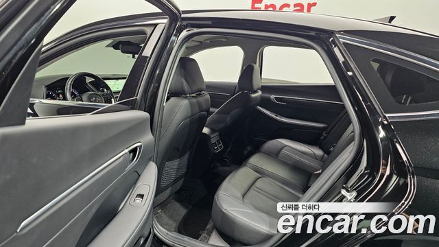 Hyundai Sonata 2022 — photo 11