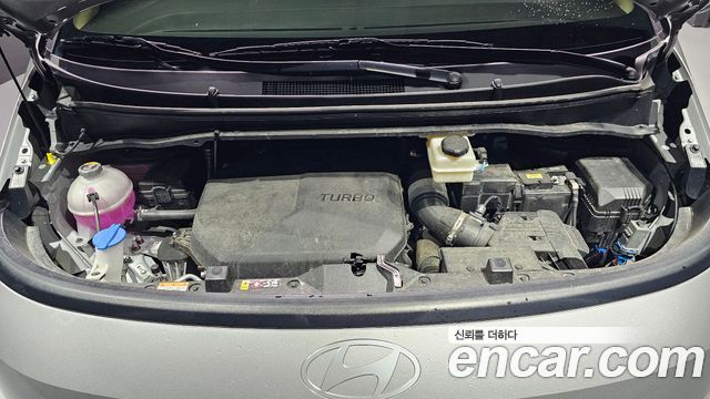 Hyundai Staria 2025 — photo 6