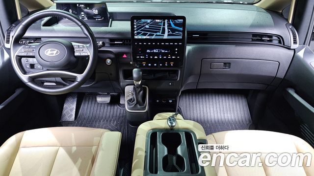Hyundai Staria 2025 — photo 7