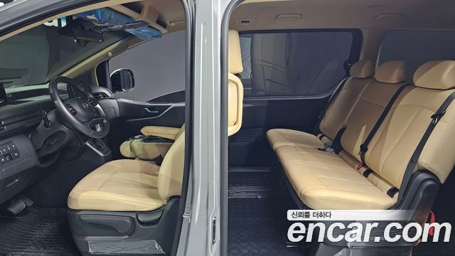 Hyundai Staria 2025 — photo 16