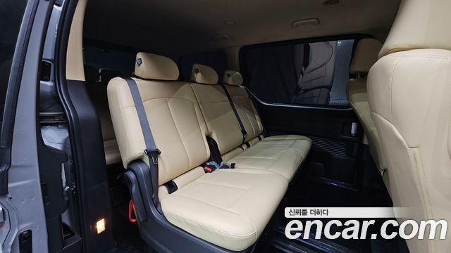 Hyundai Staria 2025 — photo 17