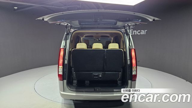 Hyundai Staria 2025 — photo 19