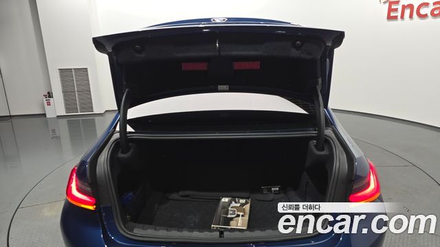 BMW 3-Series 2021 — photo 26