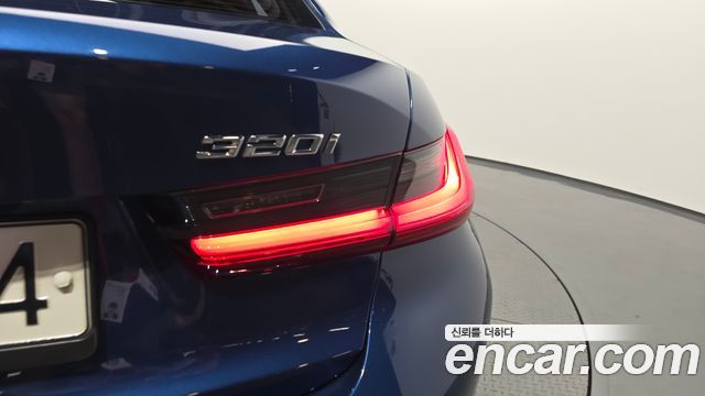 BMW 3-Series 2021 — photo 9