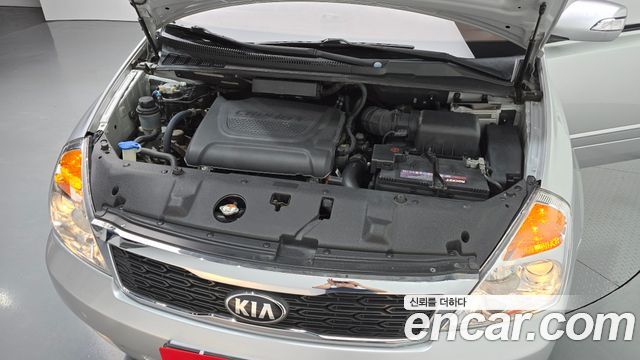Kia Canival 2013 — photo 6