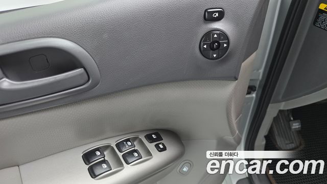 Kia Canival 2013 — photo 14