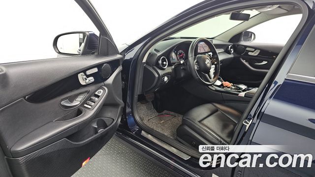 Mercedes-Benz C-Class 2019 — photo 10