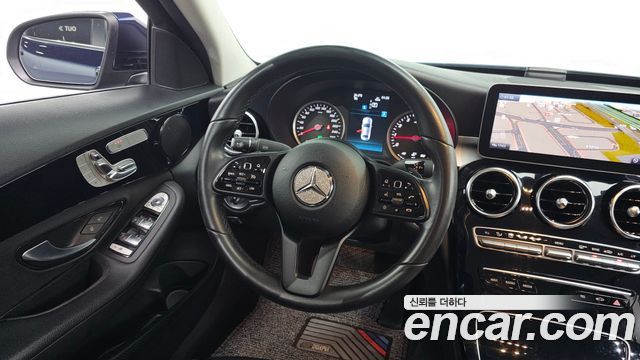Mercedes-Benz C-Class 2019 — photo 13