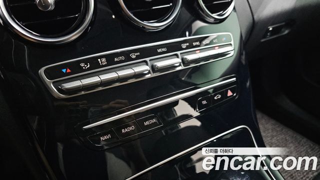 Mercedes-Benz C-Class 2019 — photo 19
