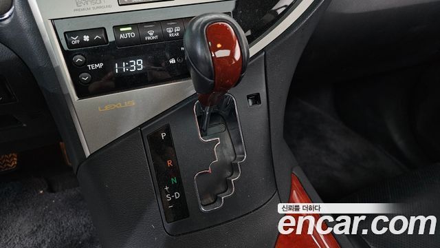 Lexus RX 2010 — photo 9
