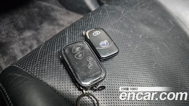 Lexus RX 2010 — photo 17