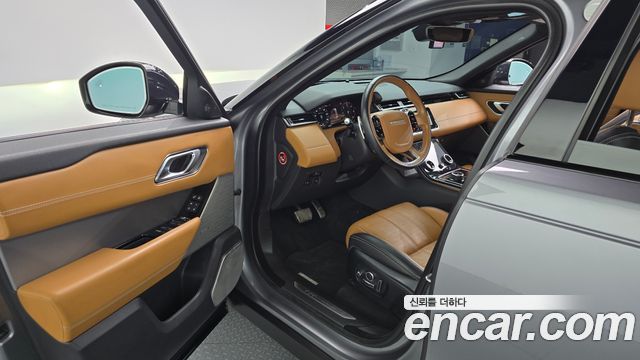 Land Rover Range Rover Velar 2020 — photo 13