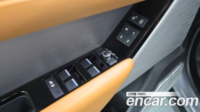 Land Rover Range Rover Velar 2020 — photo 20