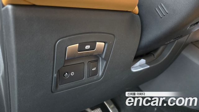Land Rover Range Rover Velar 2020 — photo 21