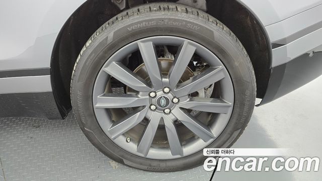 Land Rover Range Rover Velar 2020 — photo 7