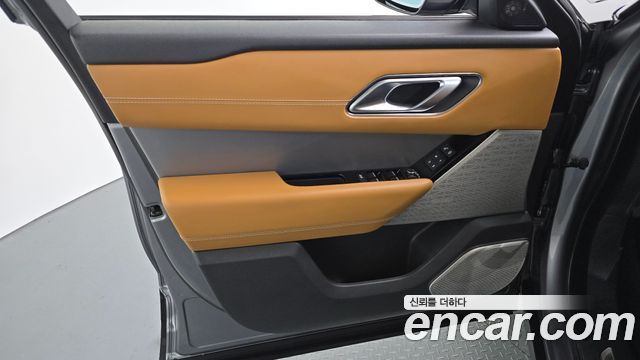 Land Rover Range Rover Velar 2020 — photo 14