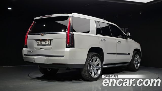 Cadillac Escalade 2018 — photo 2