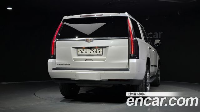 Cadillac Escalade 2018 — photo 4