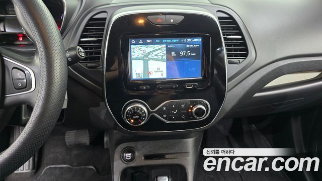 Renault Korea QM3 2018 — photo 14