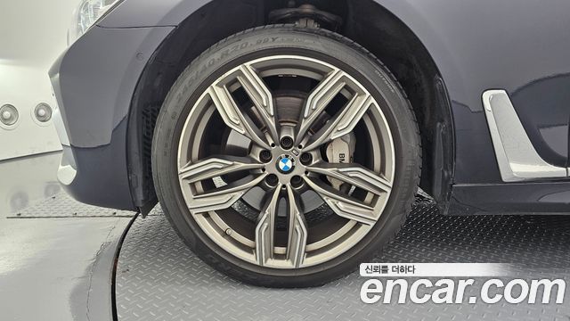 BMW 7-Series 2018 — photo 5