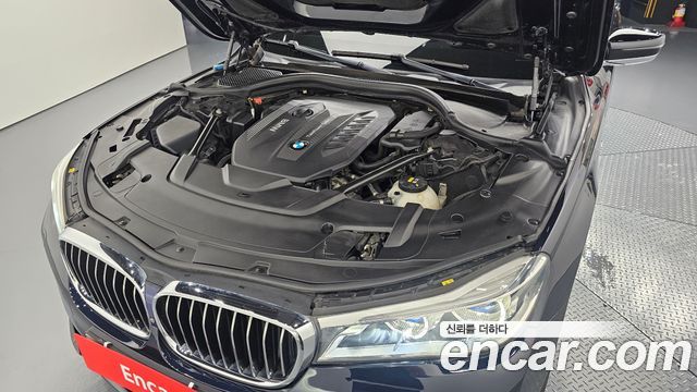 BMW 7-Series 2018 — photo 6