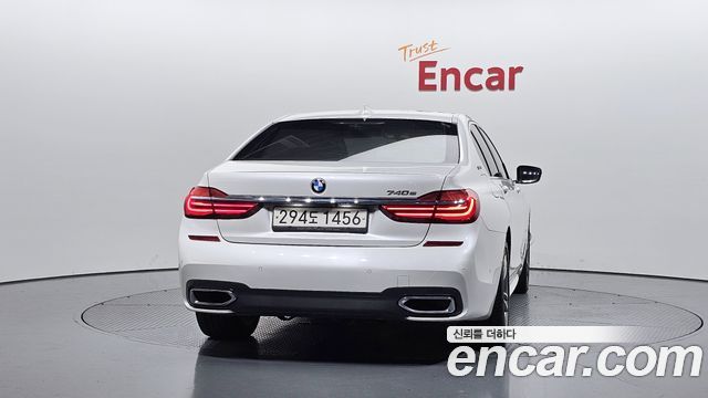 BMW 7-Series 2019 — photo 4
