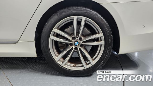 BMW 7-Series 2019 — photo 5