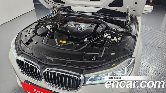 BMW 7-Series 2019 — photo 6
