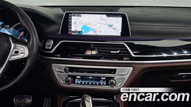 BMW 7-Series 2019 — photo 14