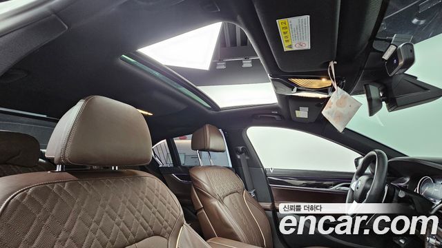 BMW 7-Series 2019 — photo 19