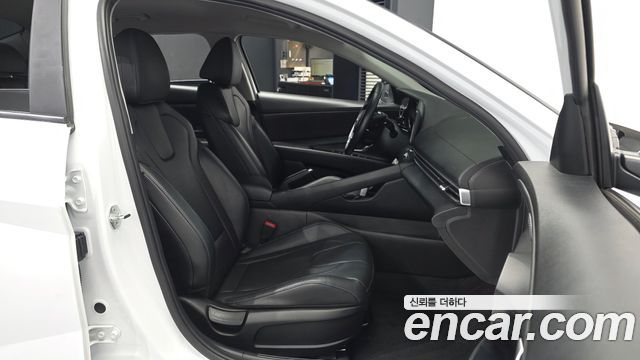 Hyundai AVANTE 2022 — photo 17
