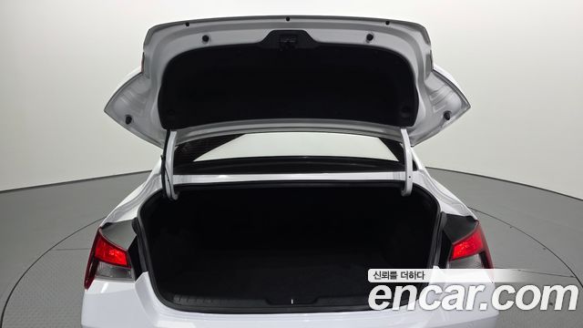 Hyundai AVANTE 2022 — photo 26