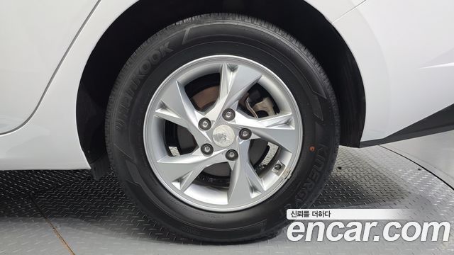 Hyundai AVANTE 2022 — photo 7
