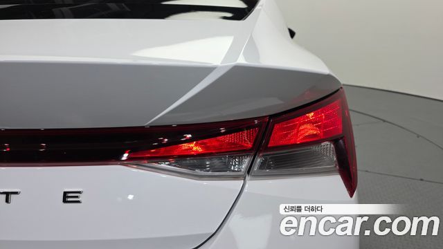 Hyundai AVANTE 2022 — photo 9