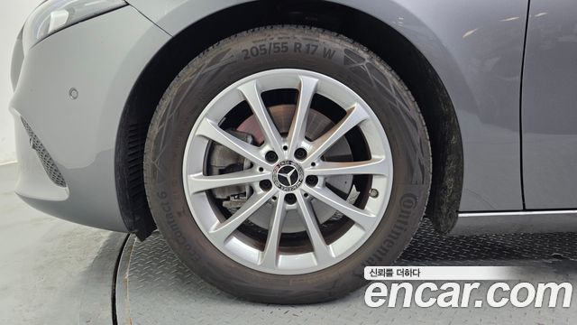 Mercedes-Benz A-Class 2020 — photo 5