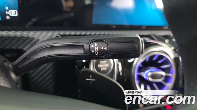 Mercedes-Benz A-Class 2020 — photo 9