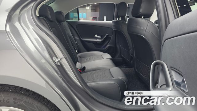 Mercedes-Benz A-Class 2020 — photo 12