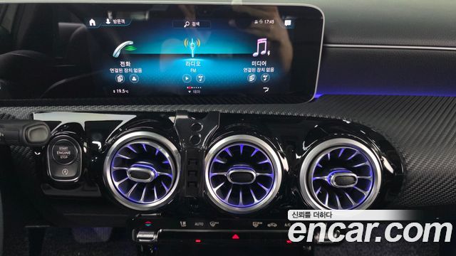 Mercedes-Benz A-Class 2020 — photo 14