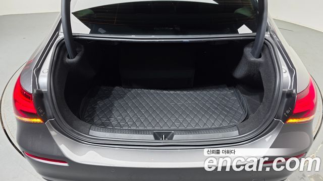 Mercedes-Benz A-Class 2020 — photo 20