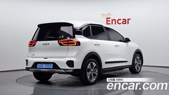Kia Niro 2023 — photo 2