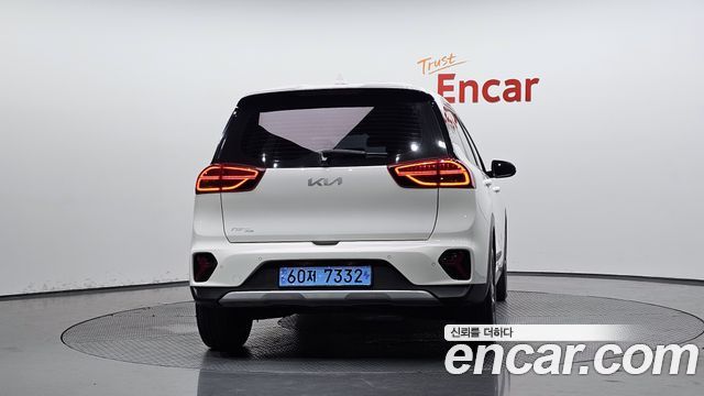 Kia Niro 2023 — photo 4