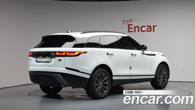 Land Rover Range Rover Velar 2023 — photo 2