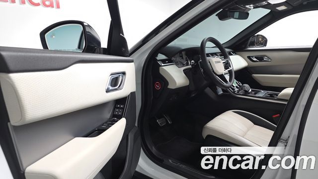 Land Rover Range Rover Velar 2023 — photo 13