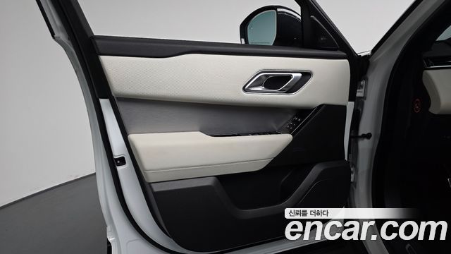 Land Rover Range Rover Velar 2023 — photo 14