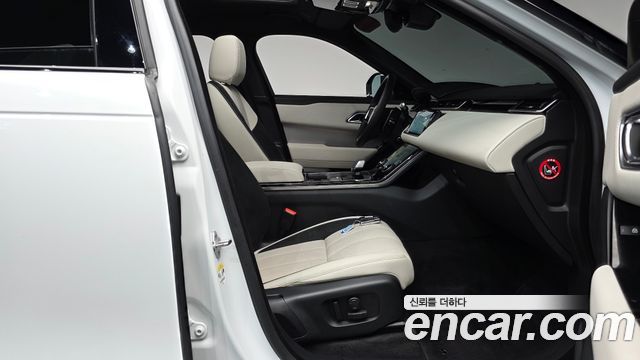 Land Rover Range Rover Velar 2023 — photo 16