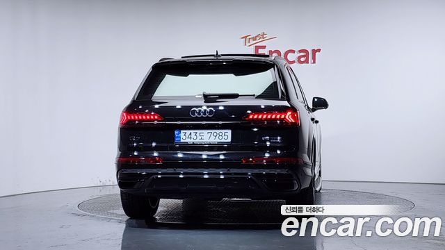 Audi Q7 2023 — photo 4