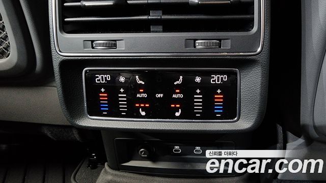 Audi Q7 2023 — photo 16